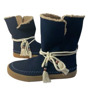 Tom’s Vista Blue Suede Leather Faux Fur Boots Size 8.5 pull on style